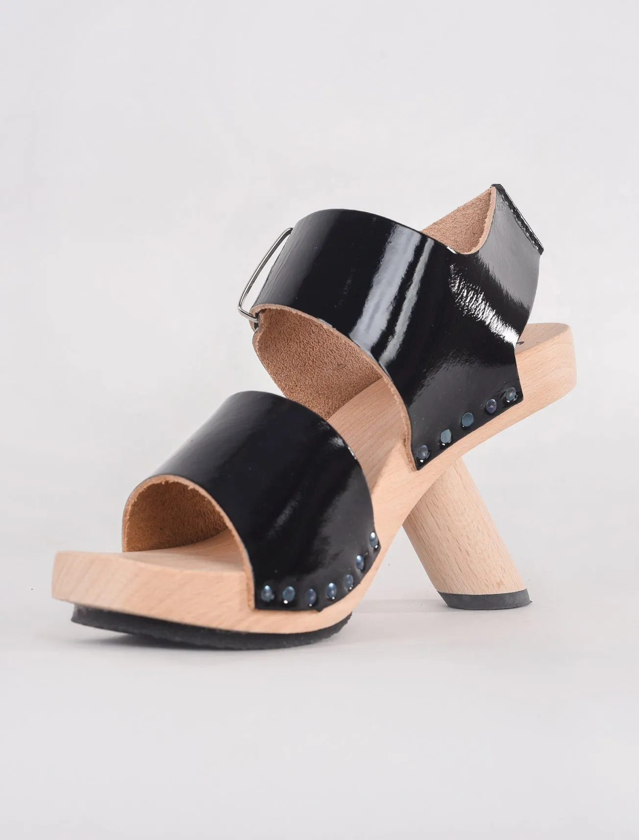 Hoppla Wood Sandal, Black Patent