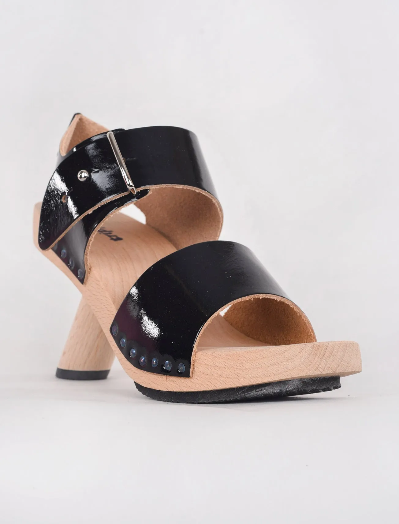 Hoppla Wood Sandal, Black Patent