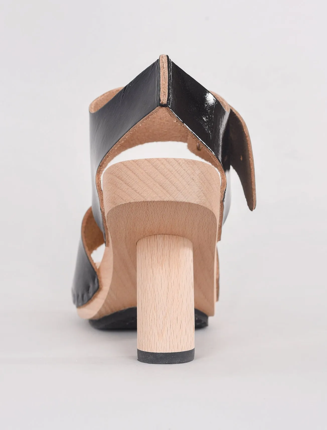 Hoppla Wood Sandal, Black Patent