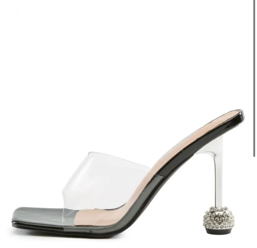 MONARCHY TRANSLUCENT BLACK HIGH HEEL